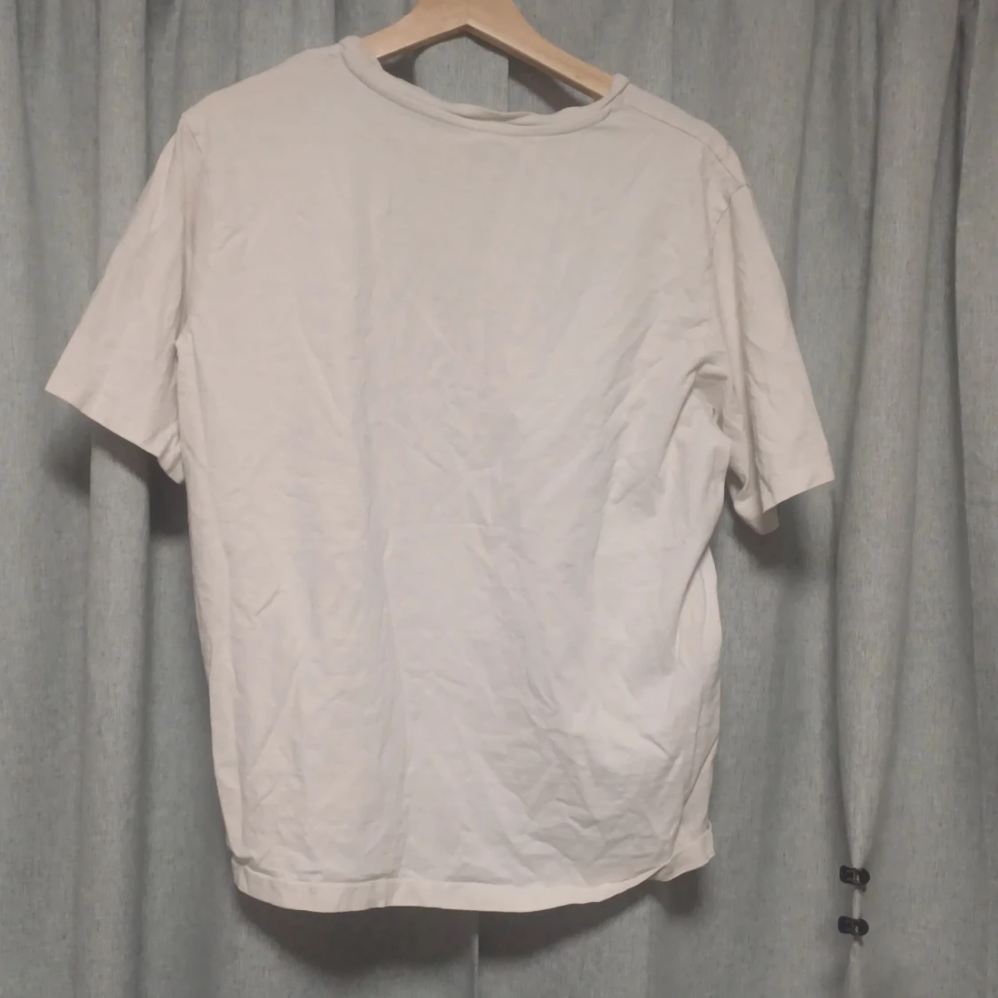 !Två T-shirts! Vit & svart - 90