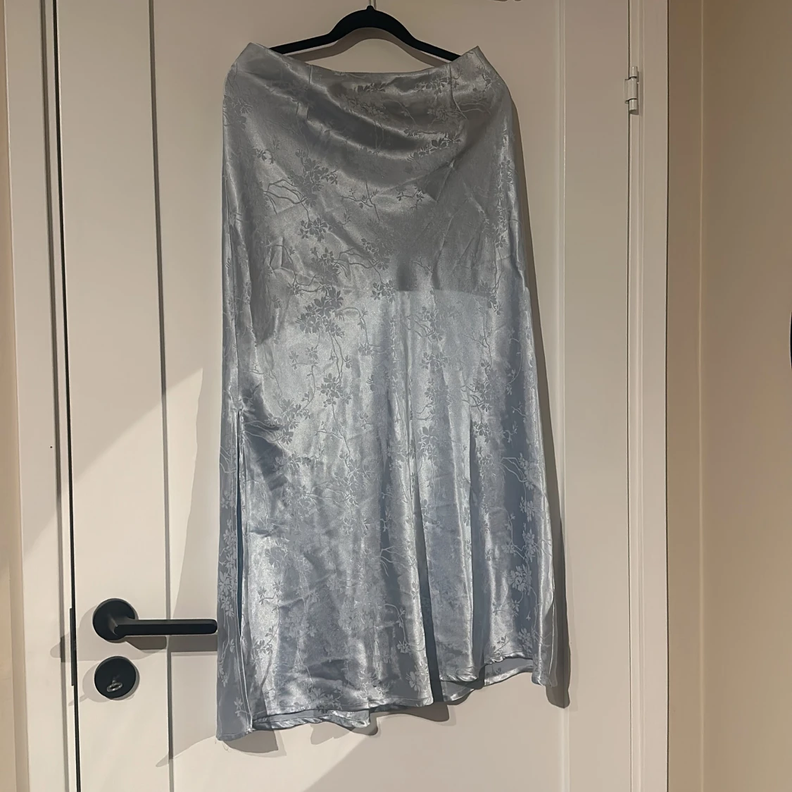 Ljusblå långklänning från BikBok