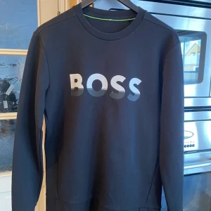 Hugo Boss sweatshirt  - Säljer denna oanvända Hugo Boss sweatshirten. Storlek S!