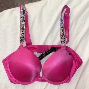 Rosa bh från Victoria Secret - Rosa push up från Victoria Secret. Endast testat. 