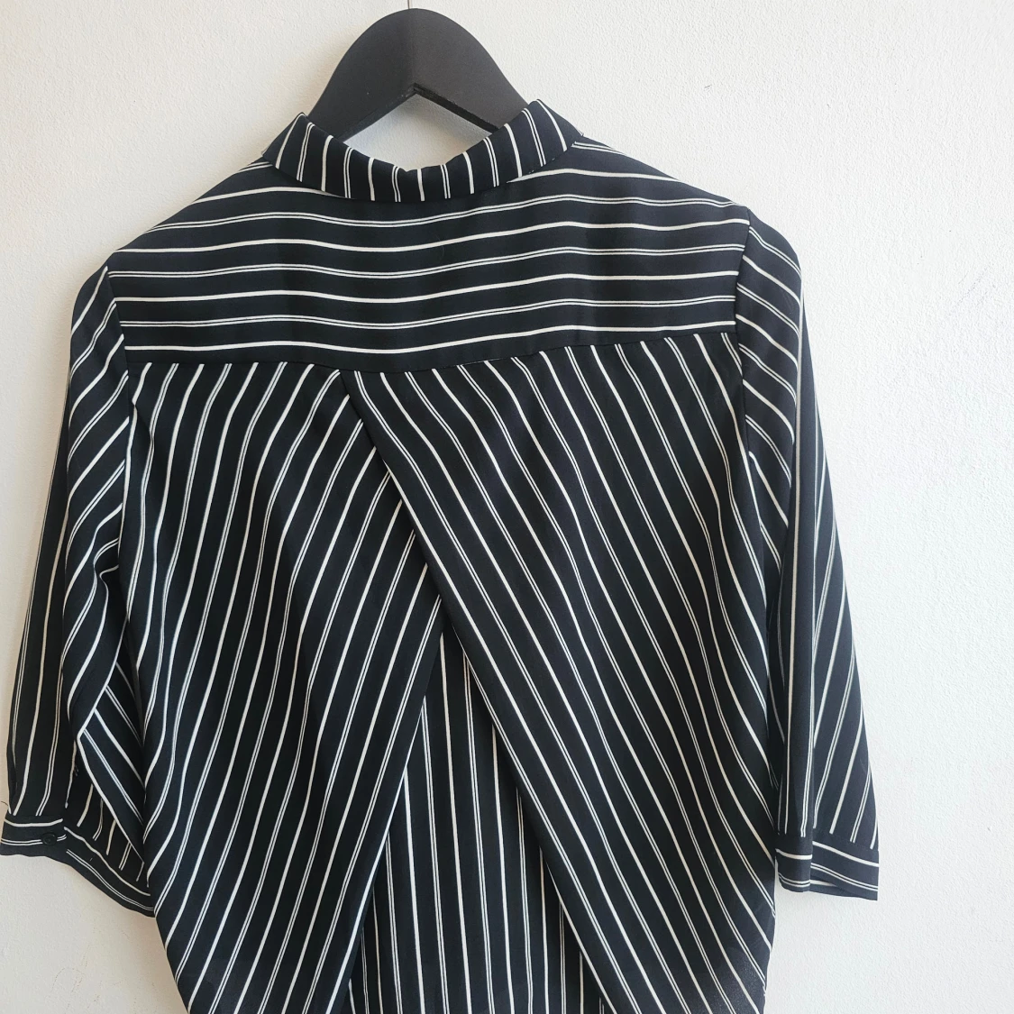 Svartvit randig skjorta från Monki - 91