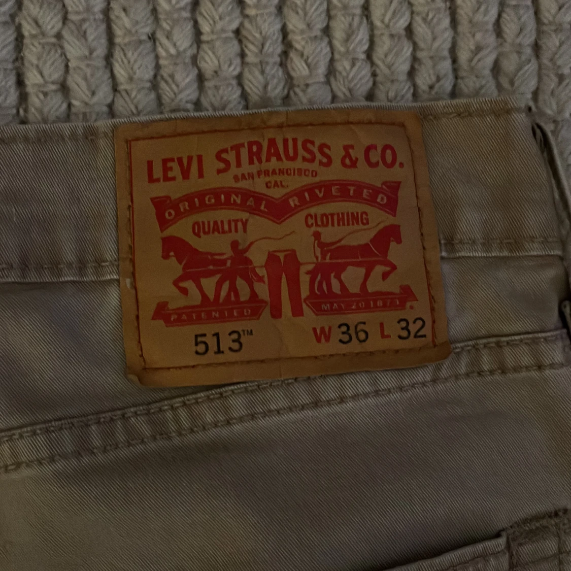 Levis 513 jeans i beige färg  - 91