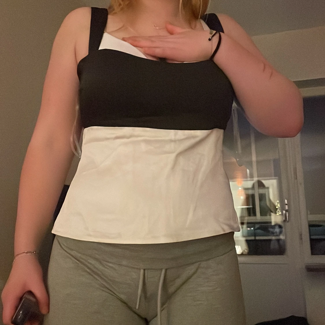 Svart och vit korsett