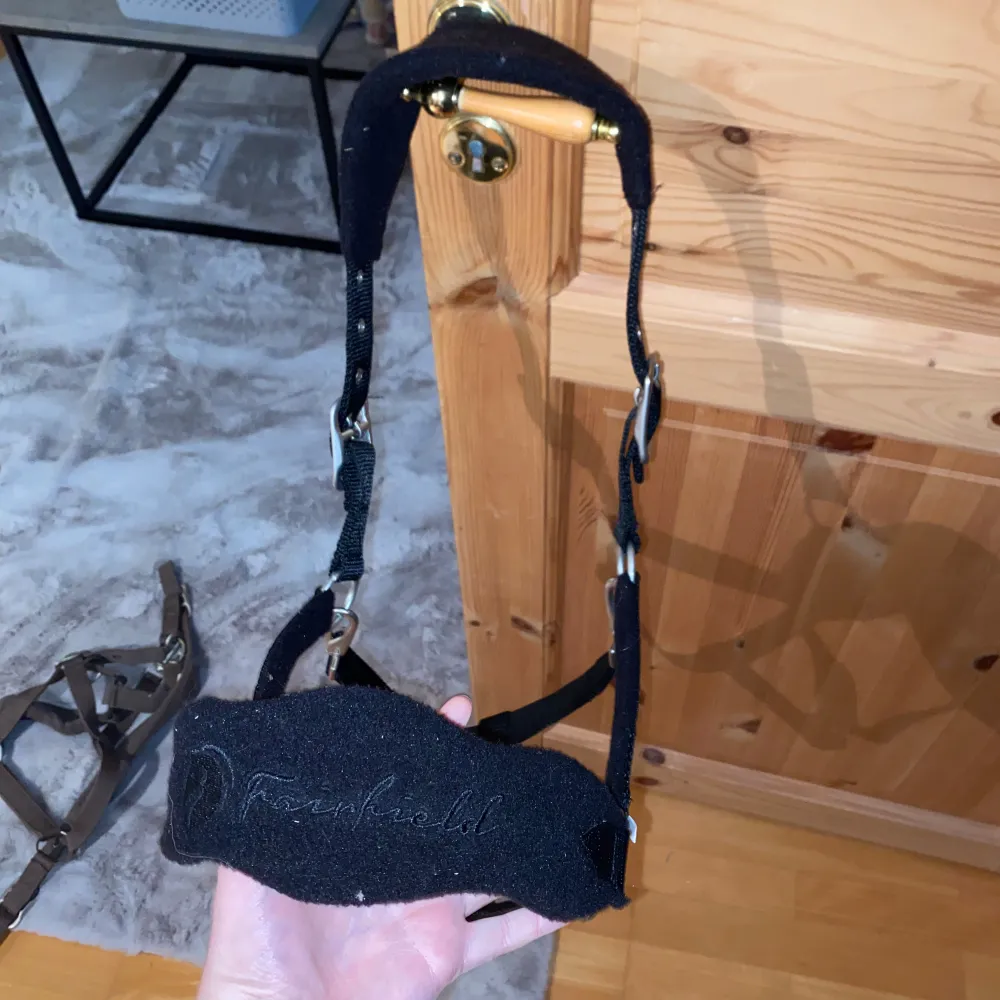 En fin och oanvänd grimma för en fin kvalitet, den är i storlek full.. Muu.