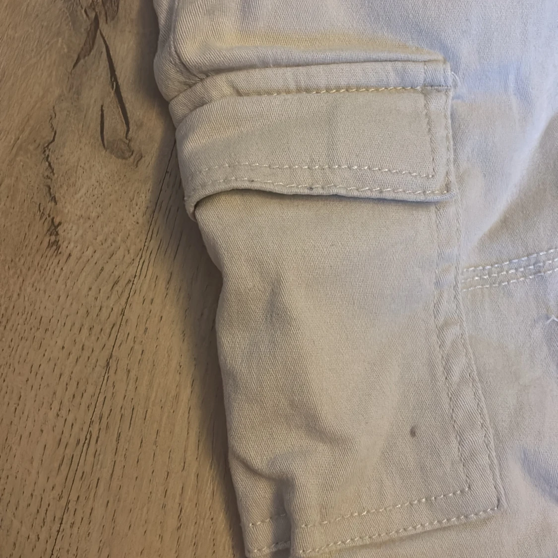 Beige cargobyxor från 157 - 92