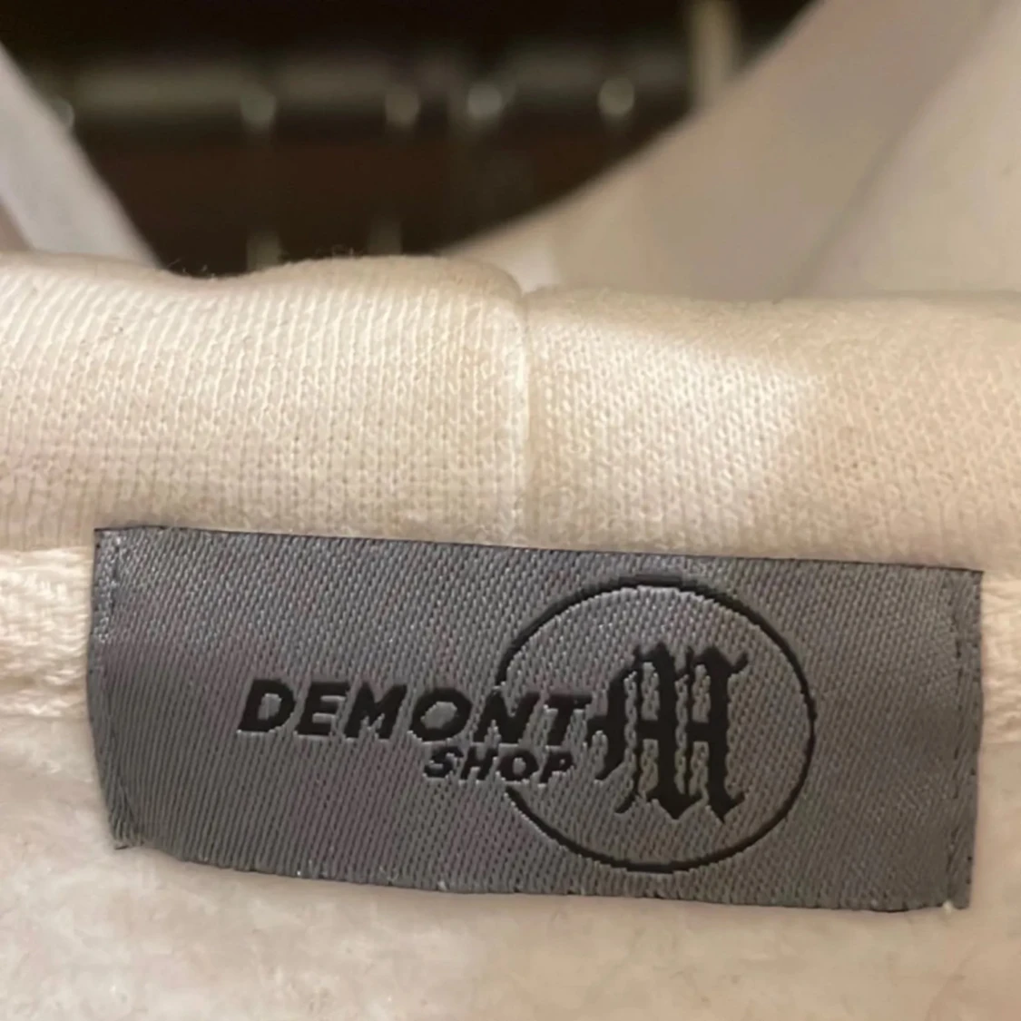 Vit hoodie från Demont Shop - 27