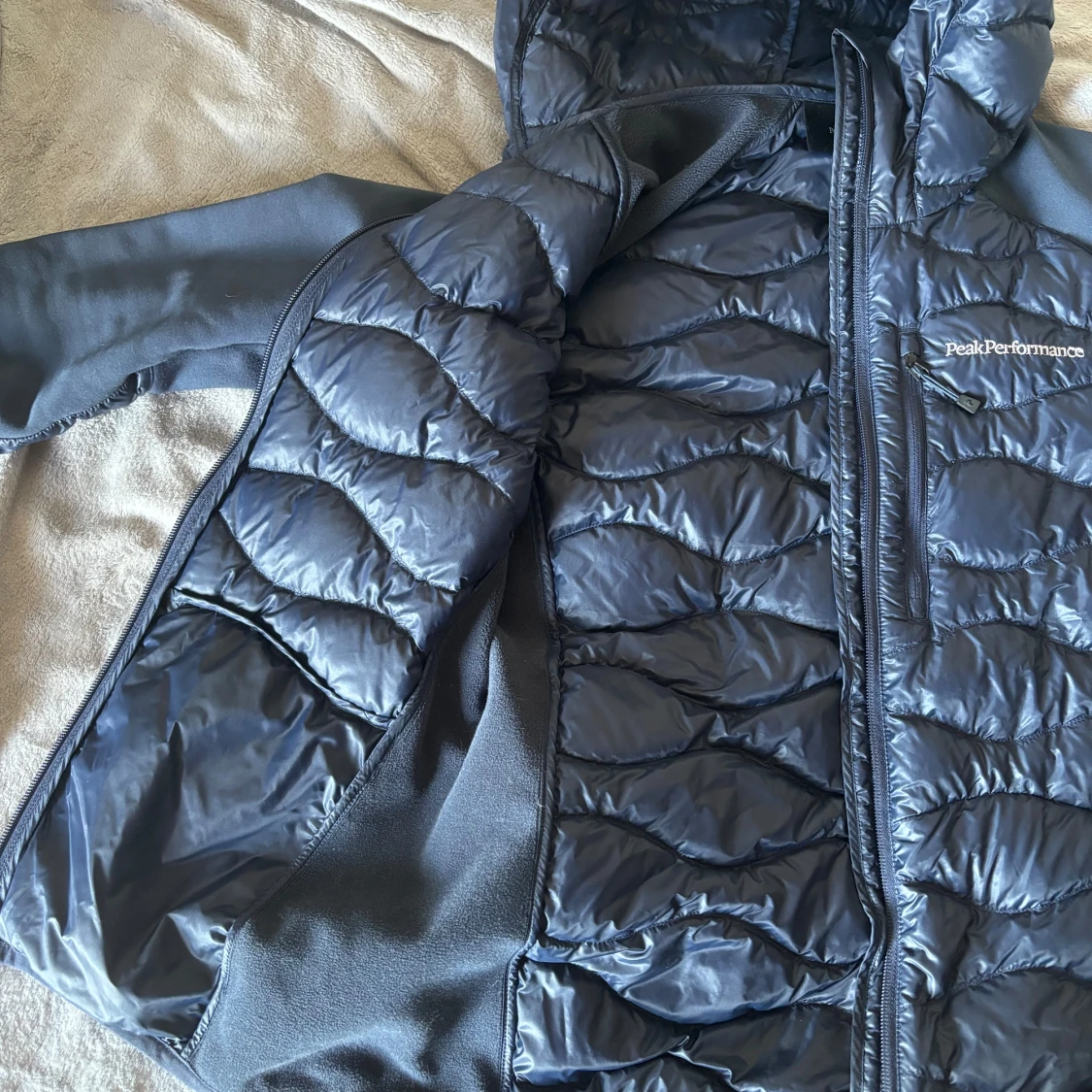 Peak performance hybrid jacka - 90