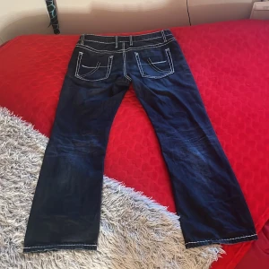 Drainer Jeans - Drainer jeans i nyskick, liknande till true religion, miss me etc, pris kan diskuteras och fråga på om de något ni undrar🙏🙏💯💯💯använda typ en gång!!