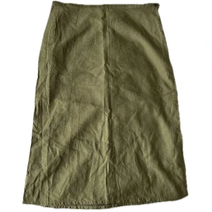 Grön midikjol - Grön midikjol från bric-a-brac. Storlek S, tts. 💚