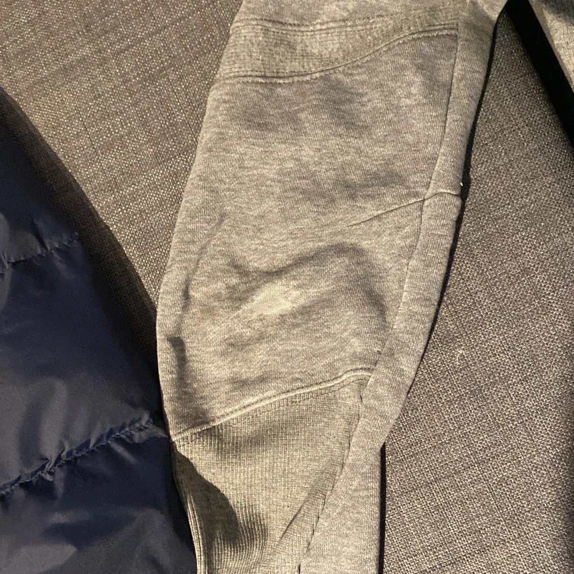 Grå hoodie från ARW - 92