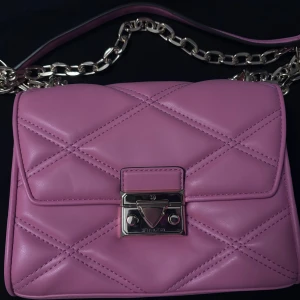 Michel kors Serena - Äkta MK väska  Oanvänd 