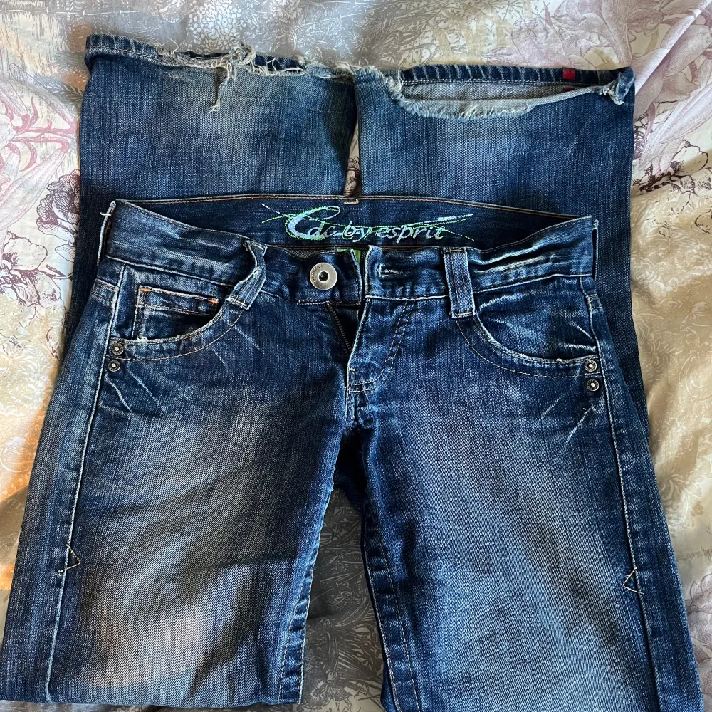 Lågmidjade Edc jeans i storlek 32 passar mig som har xs eller s i jeans💗. Jeans & Byxor.