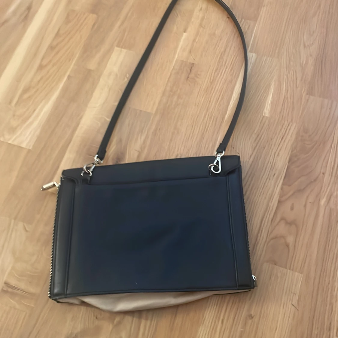 Väska aldrig använd  - 90