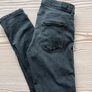 Replay Jeans - Replay jeans | skick 9/10 | Size - S | Modell - Hyperflex slim | Nypris - 1500 kr | Fraktar via PostNord eller instabox på köparens bekostnad | Om du har några frågor eller funderingar tveka inte att höra av dig!