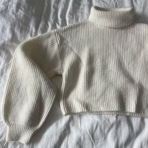 Stickad tröja - Storlek xxs, passar mig som har XS-S. Nyskick! 