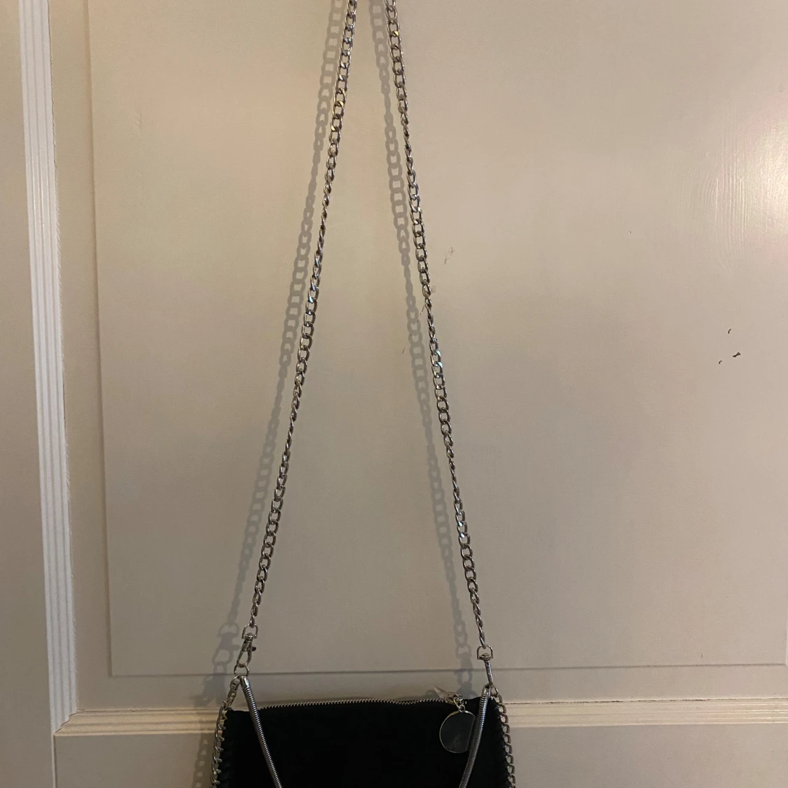 Svart glittrig vĂ€ska!đ€