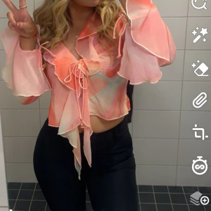 Fest topp - Fest topp i strl S. Säljer för 60 kr plus frakt