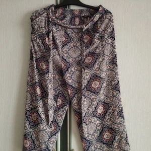 Sommarbyxa - Onvända korta vida byxor