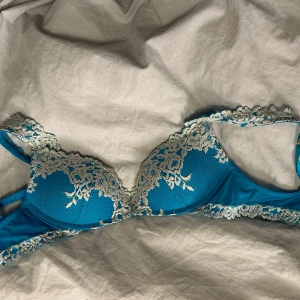 Intimissimi bh - En blå intimissimi bh som jag inte användt så mycket💙