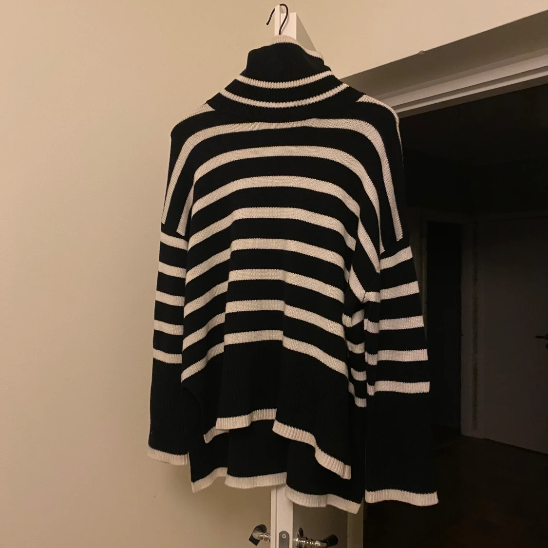 Totêm randig stickad tröja 