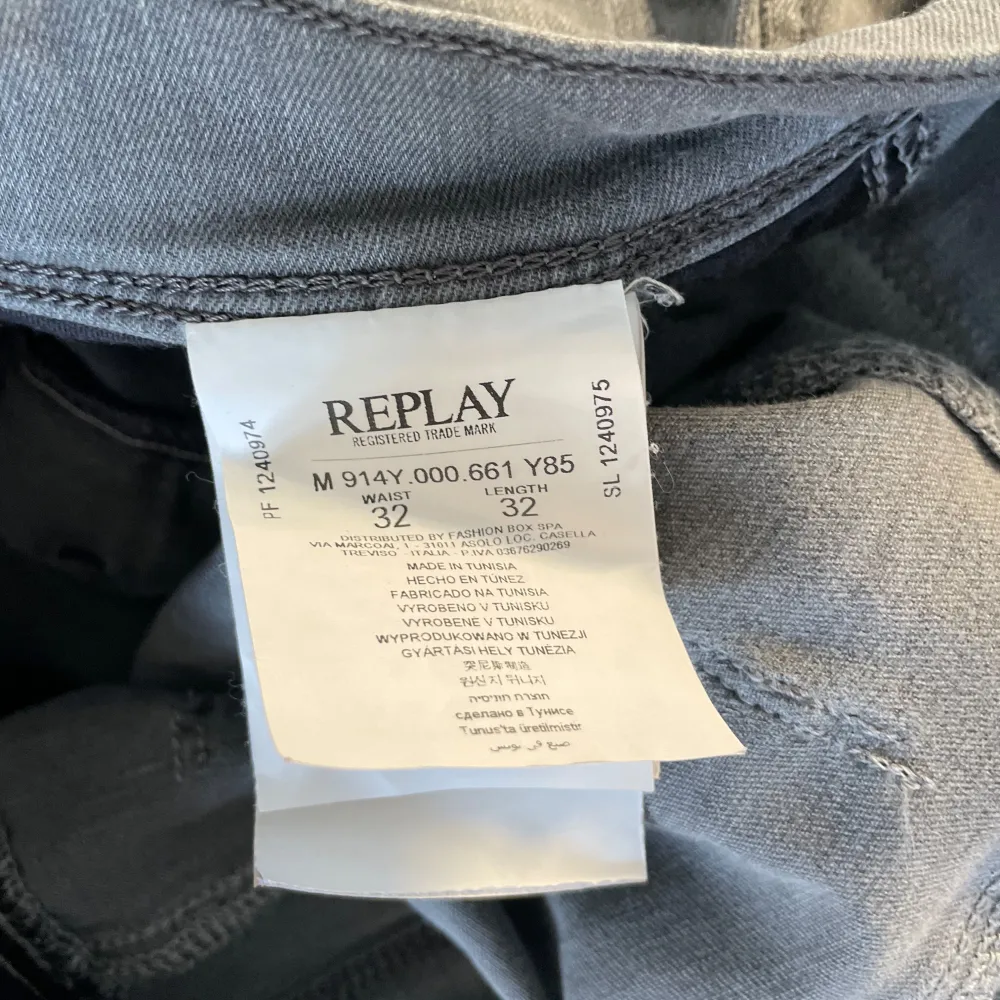 Otroligt sköna jeans ifrån replay i modell anbass skick 10/10 storleken på jeansen är 32/32 Nypris 1800kr 👖  Kom privat för bättre bilder! . Jeans & Byxor.