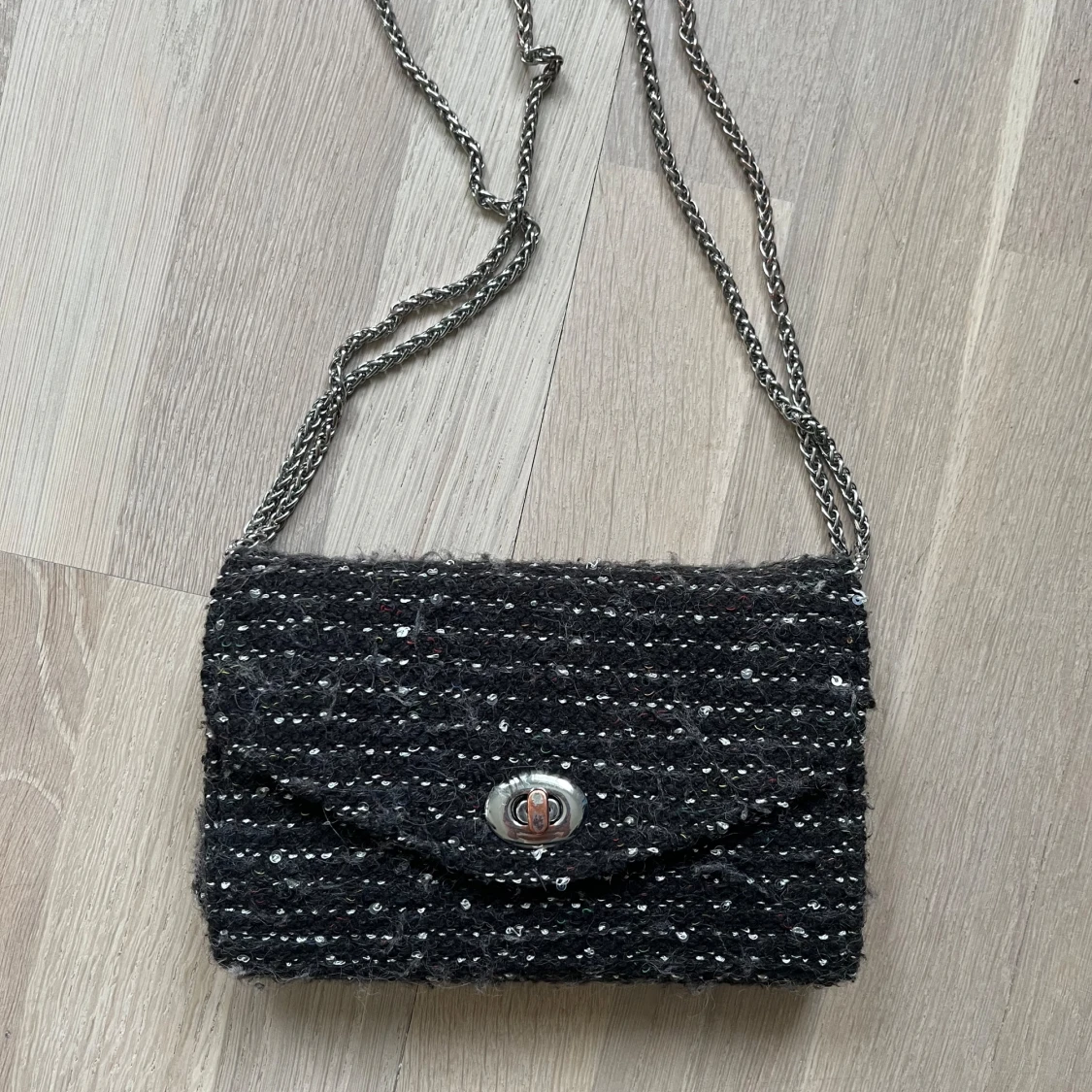 Svart glittrig axelväska från Beck Söndergaard - 90