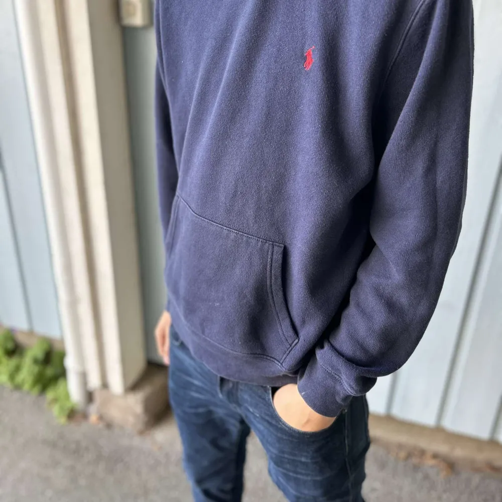 Ralph Lauren Hoodie  Nypris runt 2000 vårt pris 600 Bra skick  Hör av vid frågor! Xs/s . Hoodies.