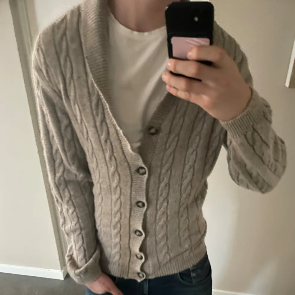 Asos Cardigan i mycket gott skick utan defekter | Storlek M-L | Skriv vid minsta fråga eller fundering! | . Tröjor & Koftor.