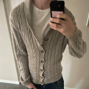 Asos Cardigan i mycket gott skick utan defekter | Storlek M-L | Skriv vid minsta fråga eller fundering! | 