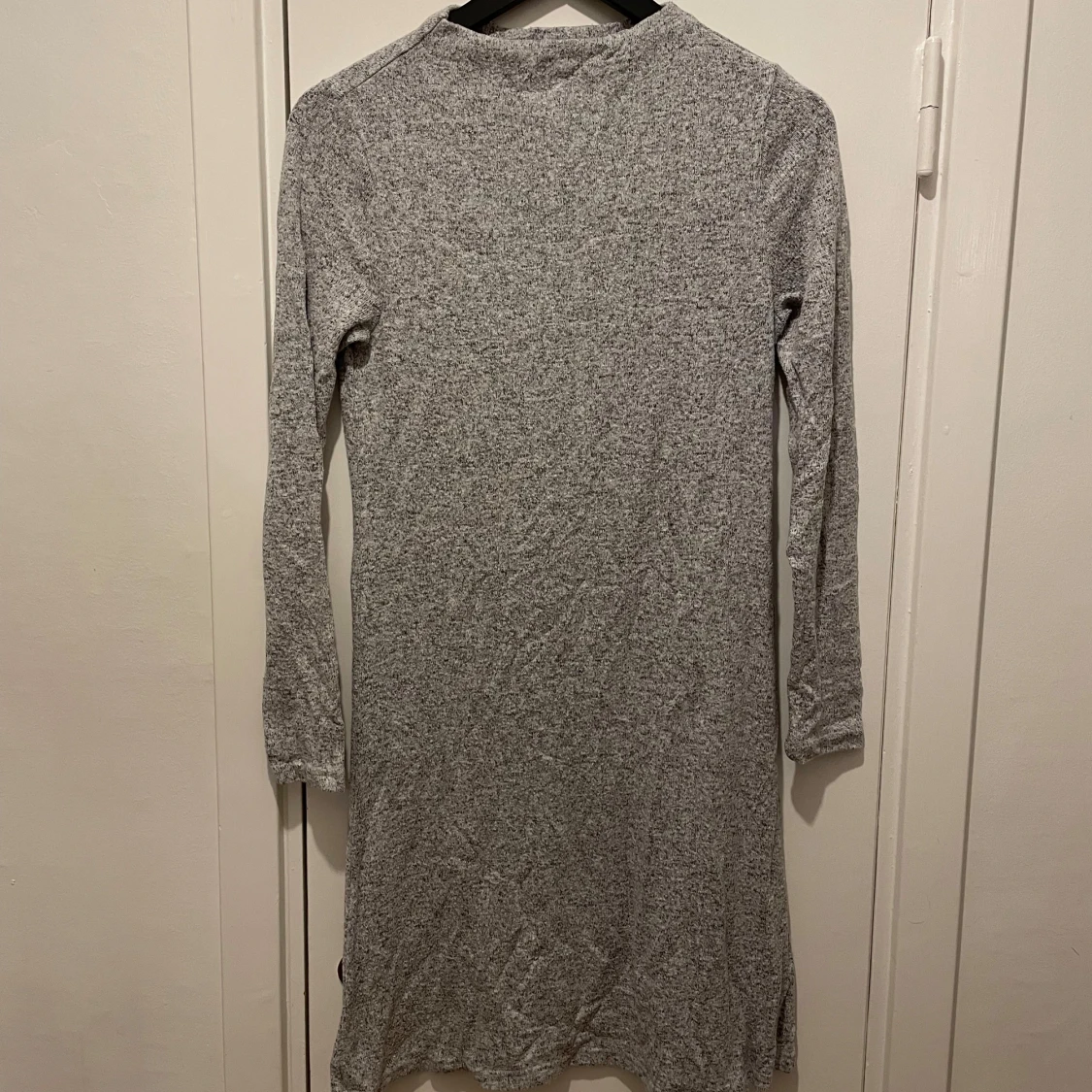 Mörk grå klänning - 91