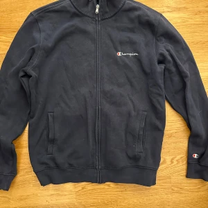 Champion hoodie  - Säljer champion hoodie.