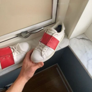Valentino opens  - Röda valentino opens, size 41 fits 42-42,5, inget og medkommer