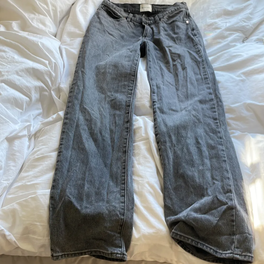 Abrand jeans grå. Så fina knappt använda, inga märken!!. Jeans & Byxor.