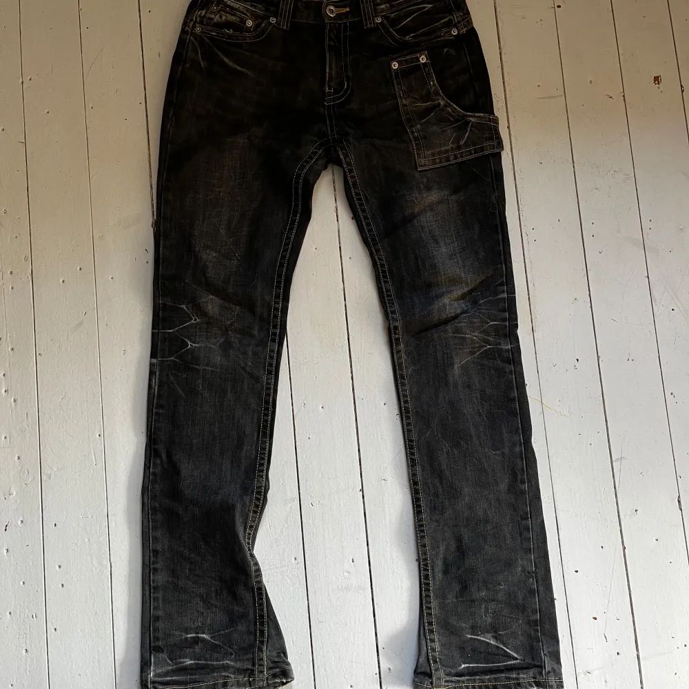 Tvär feta japanska archive jeans !! Skick 9/10 !! Tvär sällsynta så no lowballin !! Hmu om due intreserad . Jeans & Byxor.