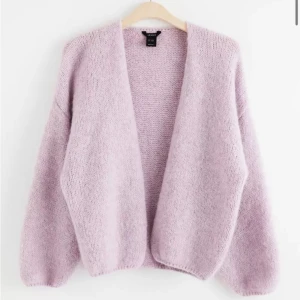 Lindex kofta - Superfin stickad kofta ifrån Lindex i den populära modellen. Syrenlila färg💜😍🍂