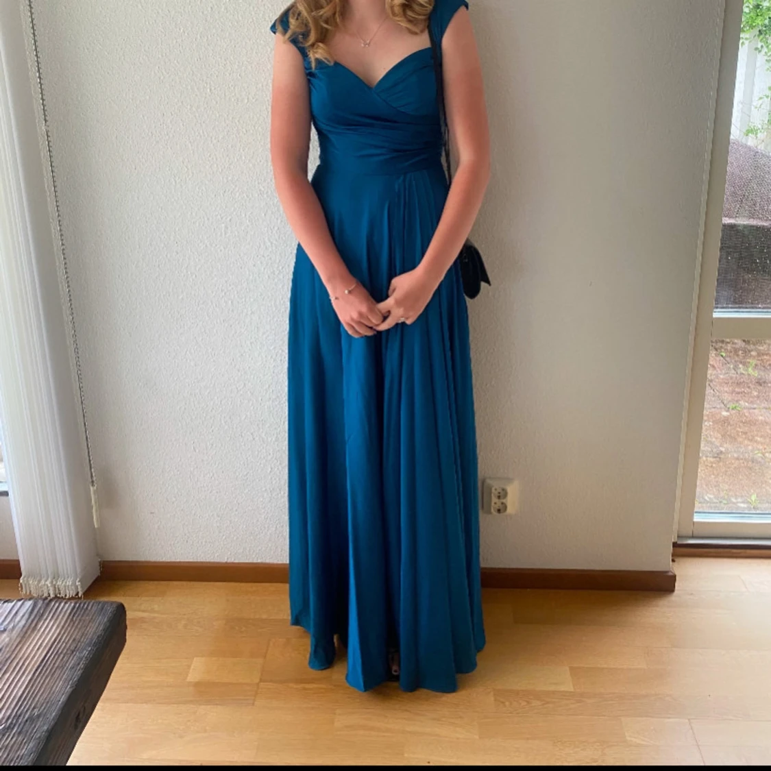 Navy axelbandslös långklänning - 1