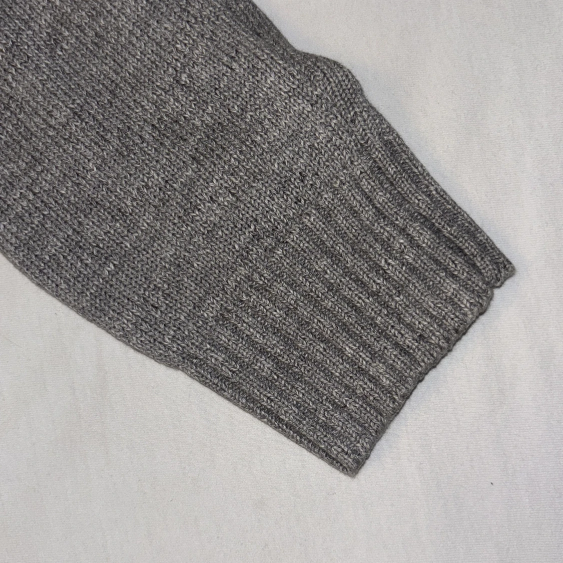 Grå stickad Morris tröja - 4