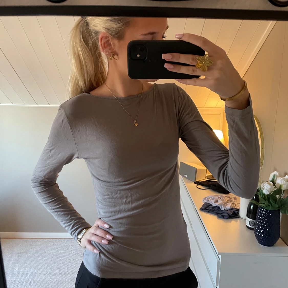 Grå långärmad topp