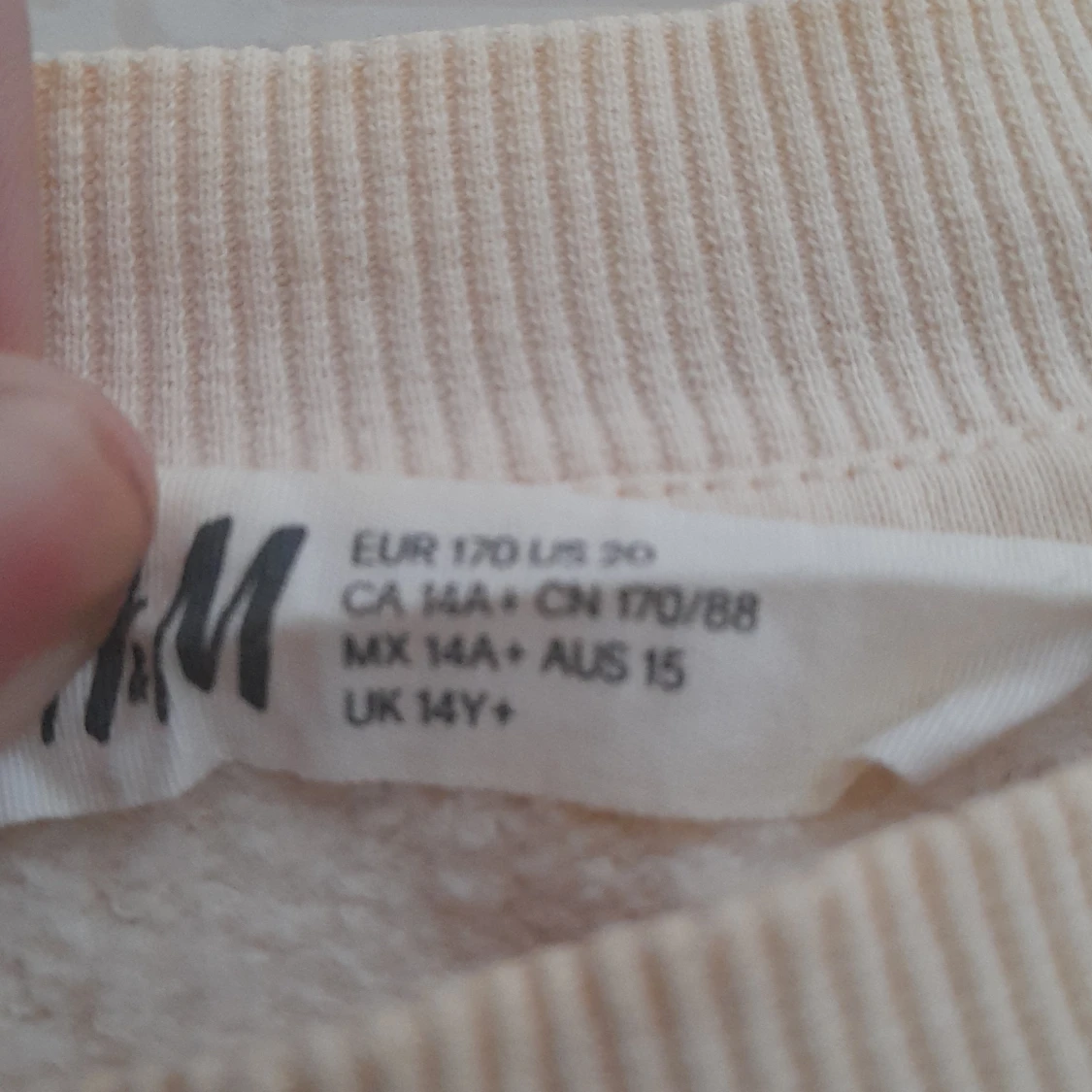 Beige sweatshirt med leopardtryck från H&M - 3