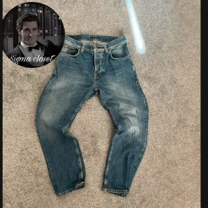 Nudie jeans - Hej!👋 säljer mina nudie jeans som är blå de är ganska slitna men inga allvarliga skador. De har passformen w 30 L 30 priset är inte hugget i Sten. Om funderningar skriv tack😊