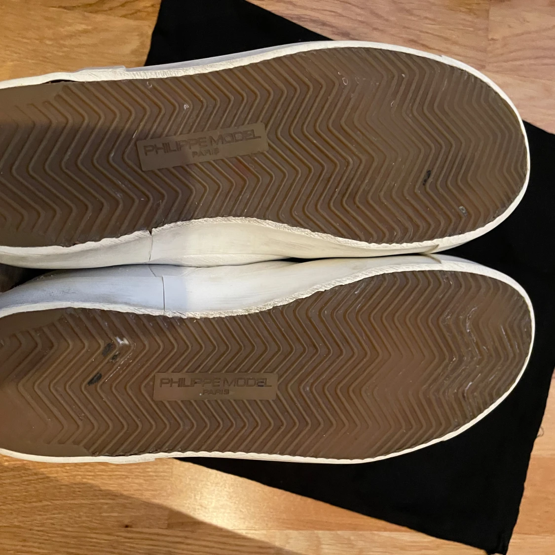 Vita sneakers från Philippe Model - 91