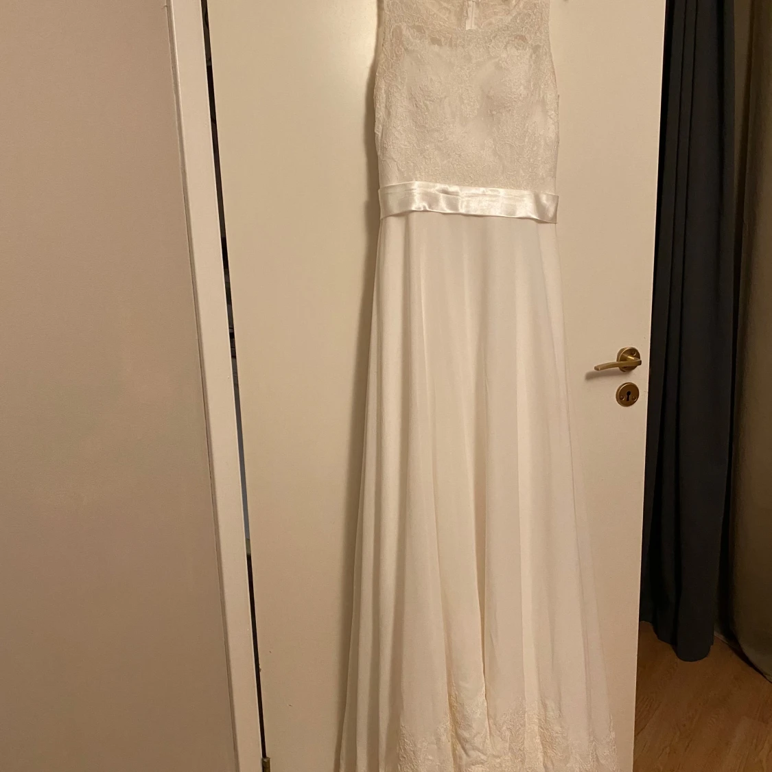 Wedding dress with train - 90