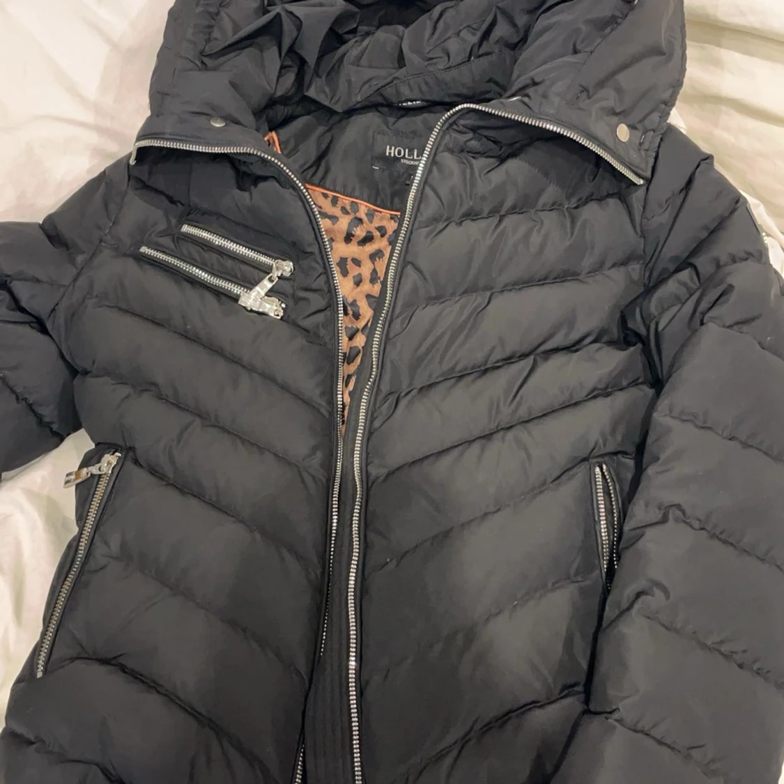 Svart dunjacka från Hollies - 90