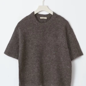 Trekvartsärmad stickad tröja - Jättefin stickad tröja från gina tricot!! Endast använd några gånger. Väldigt fint skick!!