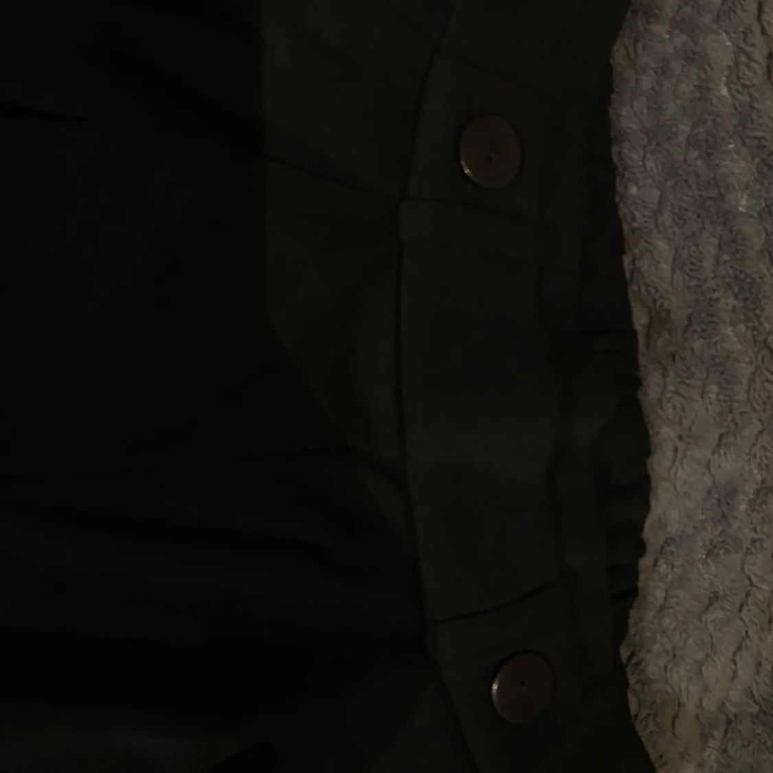 Svarta byxor från JDY - 90