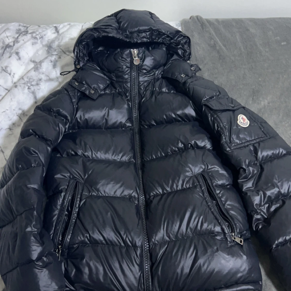 Svart dunjacka från Moncler