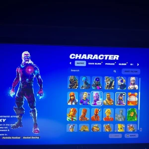 Fortnite konto - Jag säljer mitt fortnite konto pågrund av att jag inte spelar spelet längre. jag har 59 skins och har även galaxy och glow. Har många danser och har haft mitt konto i flera år. Om ni är intresserade så skicka in ett meddelande och hör av er.