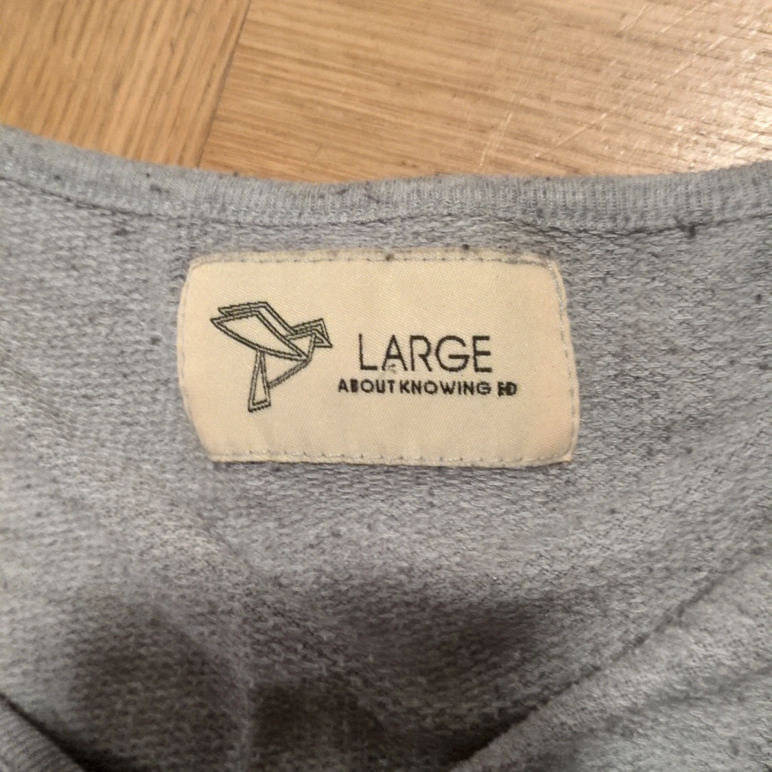 Ljusgrå långärmad tröja från About Knowing - 90