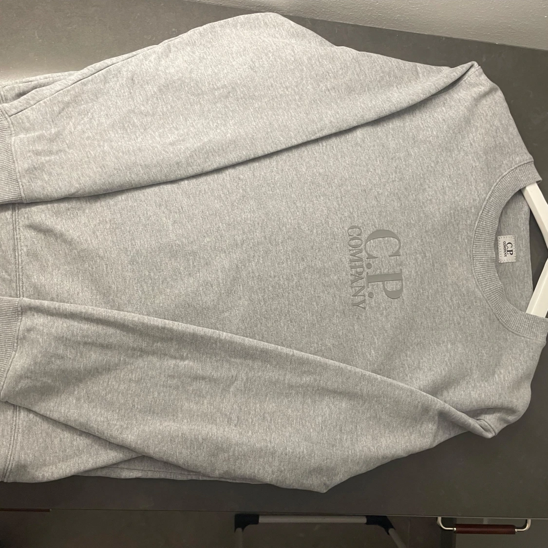 Grå sweatshirt från C.P. Company - 90