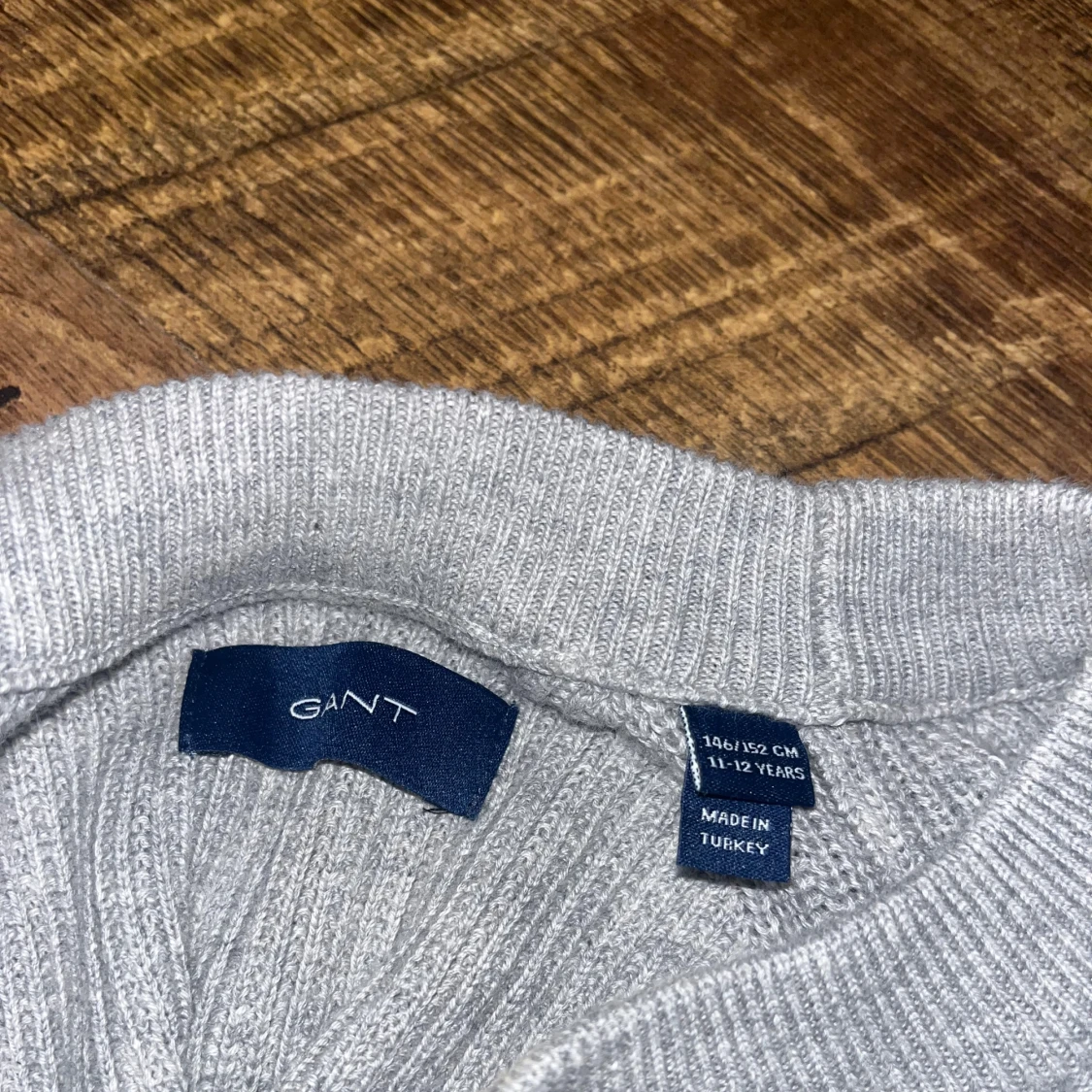 Grå stickad tröja från Gant - 93